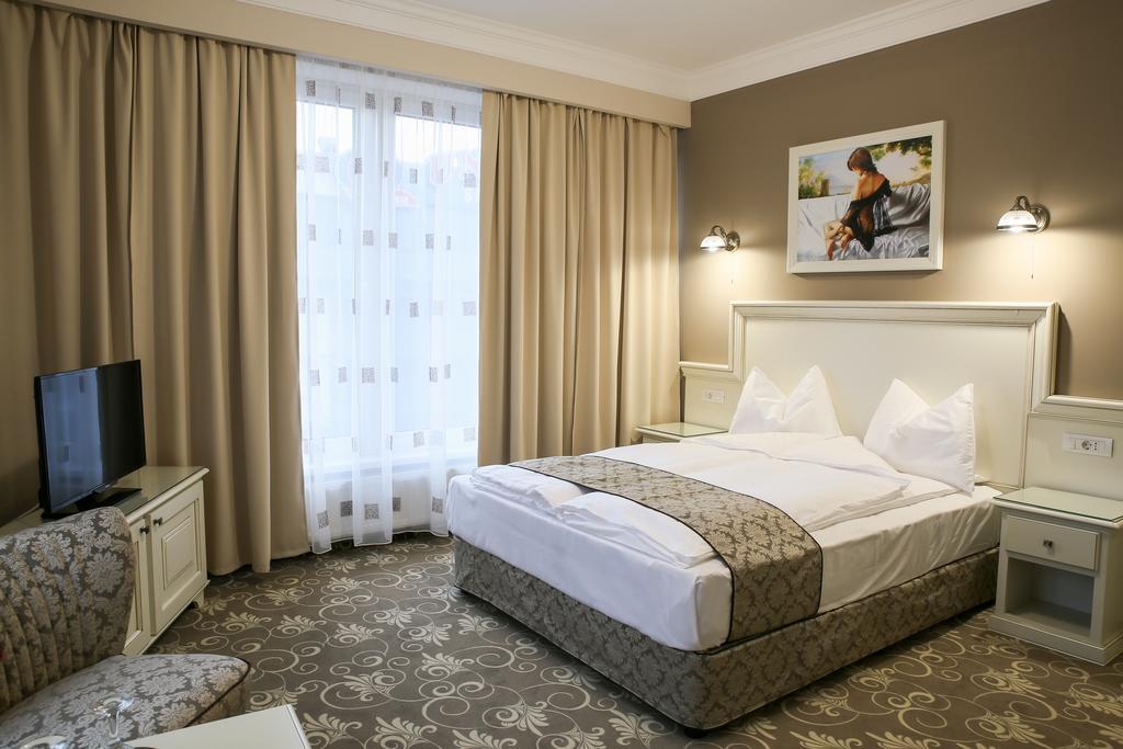 Hotel Montana Vişeu de Sus Quarto foto