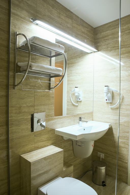 Hotel Montana Vişeu de Sus Quarto foto